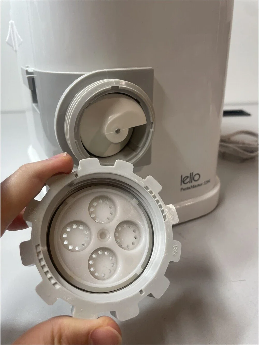 Lello PastaMaster 2200 Full Cycle Electric Pasta Maker Machine Only One Dies